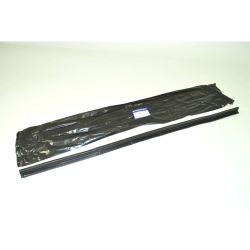 Lower Front Door Seal P Section on Body MWC6130